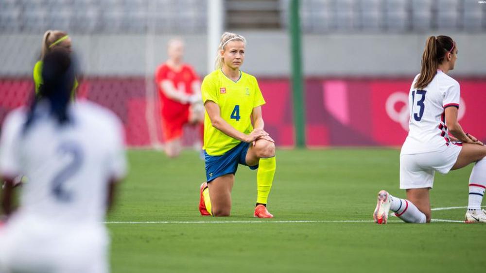 رسائل ضد العنصرية في أولمبياد طوكيو