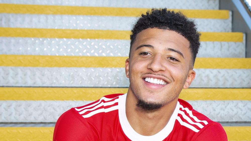 رسميًا/ مانشستر يونايتد يتعاقد مع الإنجليزي جادون سانشو