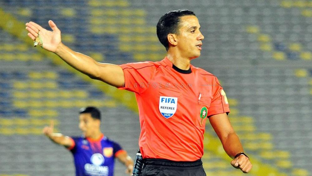 تعيين المغربي عادل زوراق حكما مساعدا في "غرفة الفار" خلال مباراة اليابان والمكسيك "رجال" في أولمبياد "طوكيو 2020"