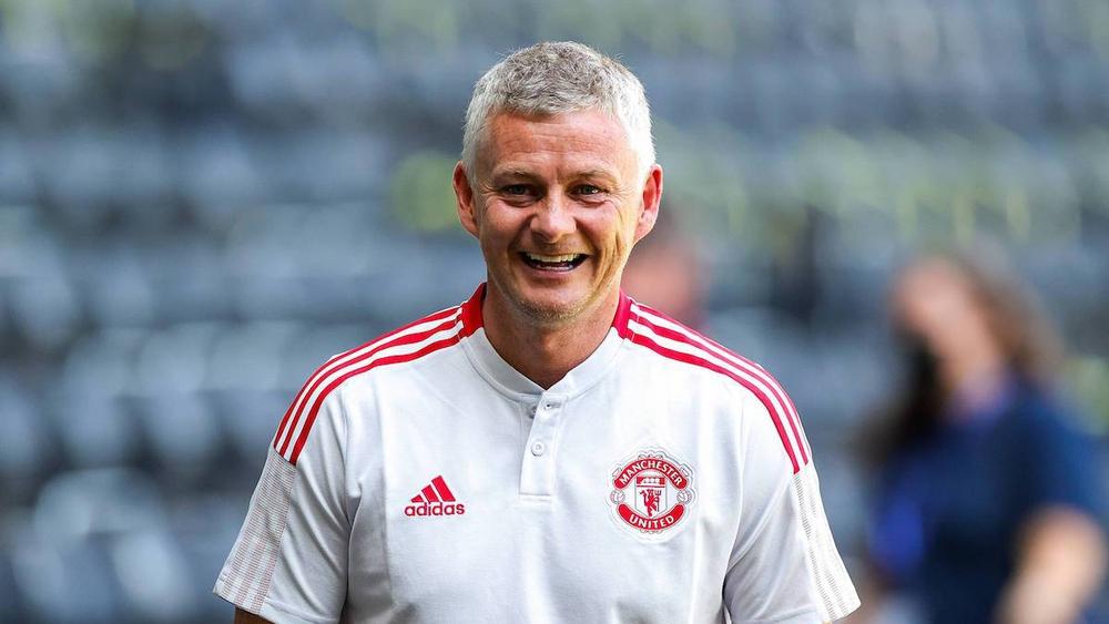 رسميا/ مانشستر يونايتد يمدد عقد مدربه سولشاير