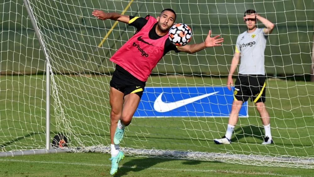 زياش يتألق في تدريبات تشيلسي كـ"حارس مرمى" وتشيك المسؤول عن التمارين يصرح: "المغربي فاجأني بامتلاكه مهارات الحراس"