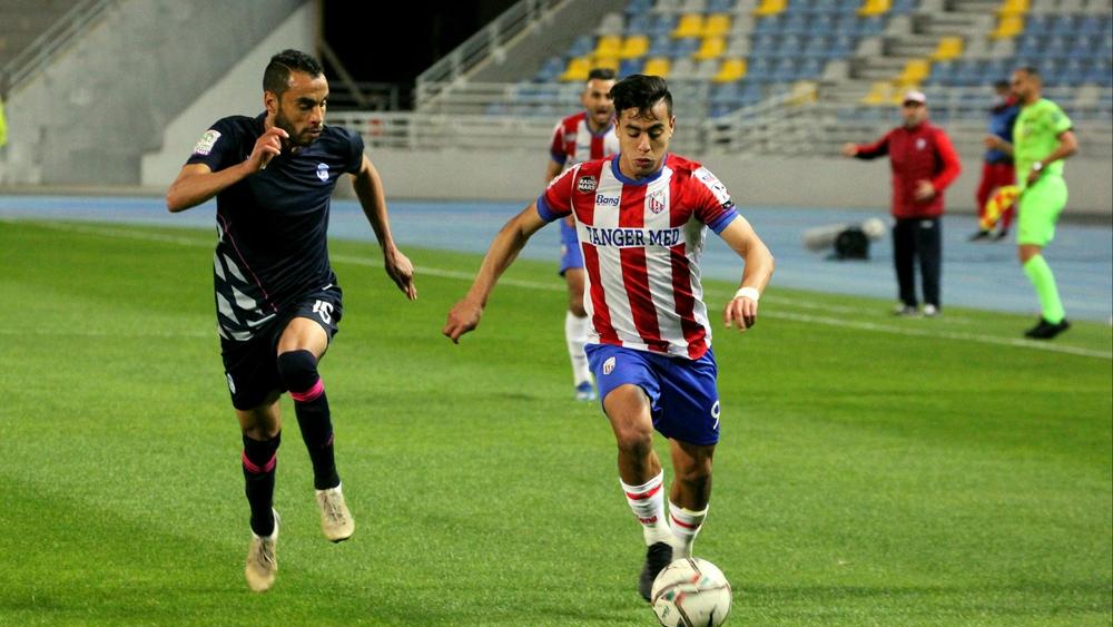 قبل ساعات قليلة من انطلاق المباريات.. "تفاؤل" و"تخوف" لمناصري الفرق المهددة بالسقوط للقسم الثاني