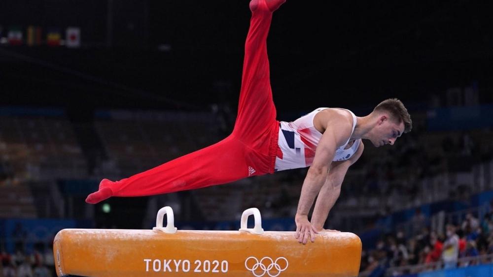 البريطاني "وايتلوك" يحرز الميدالية الذهبية في "الجمباز الفني" بطوكيو