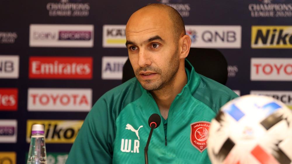 الركراكي يوافق على خلافة البنزرتي في الوداد