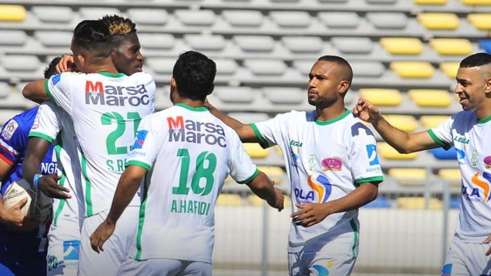 إدارة الرجاء تباشر في تسديد مستحقات بعض لاعبيها بعد التوصل بمبلغ "صفقة مالانغو"