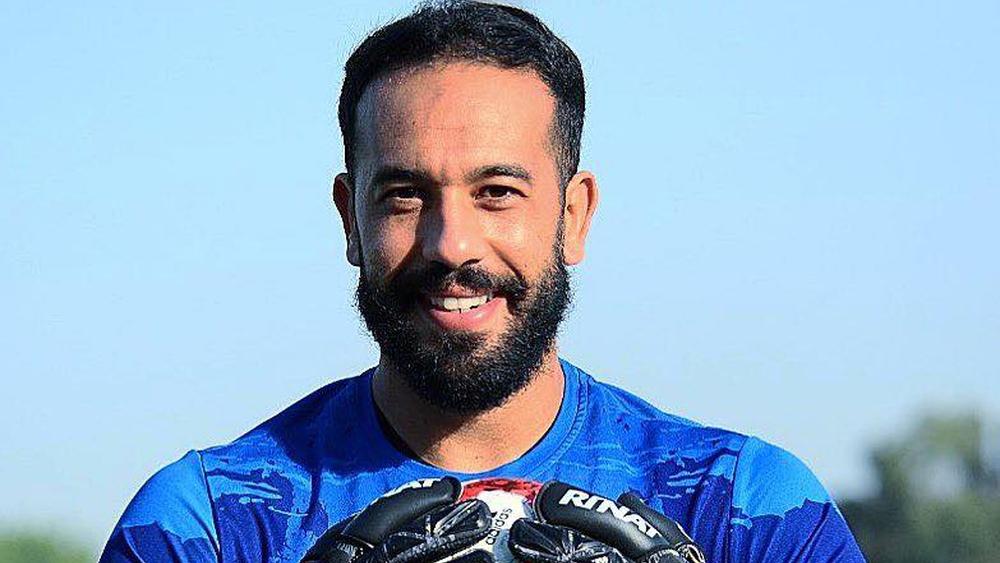 بسبب "جشع وكيله" أثناء تفاوضه مع إدارة الرجاء.. الزنيتي يقرر مجالسة مسؤولي النادي بمفرده للاتفاق على تجديد عقده