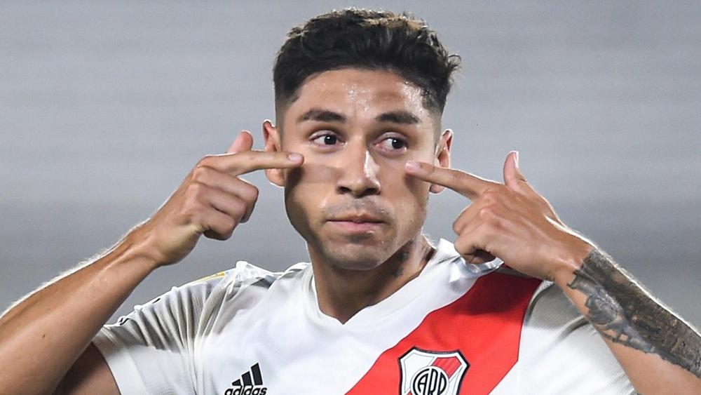 الأرجنتيني "مونتييل" يصل إلى إسبانيا للتوقيع لنادي إشبيلية