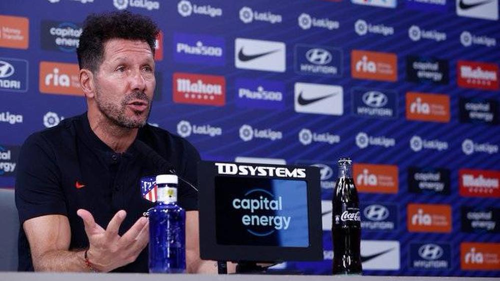 سيميوني: "الدوري الإنجليزي يخلو من ميسي ورونالدو لكنه الأفضل في العالم"