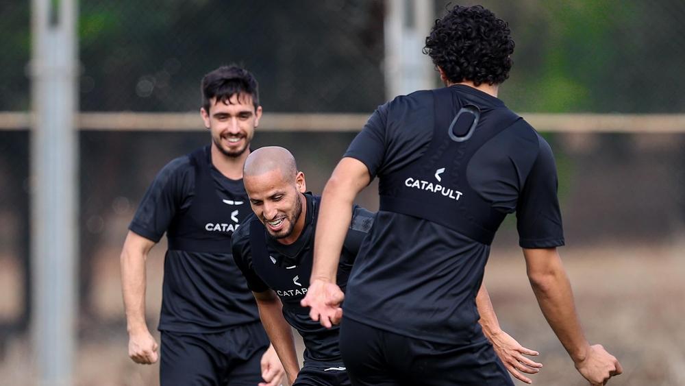 اتحاد جدة السعودي يخوض آخر حصة تدريبية على أرضية ملعب مولاي الأمير مولاي عبد الله قبل مواجهة الرجاء في النهائي العربي