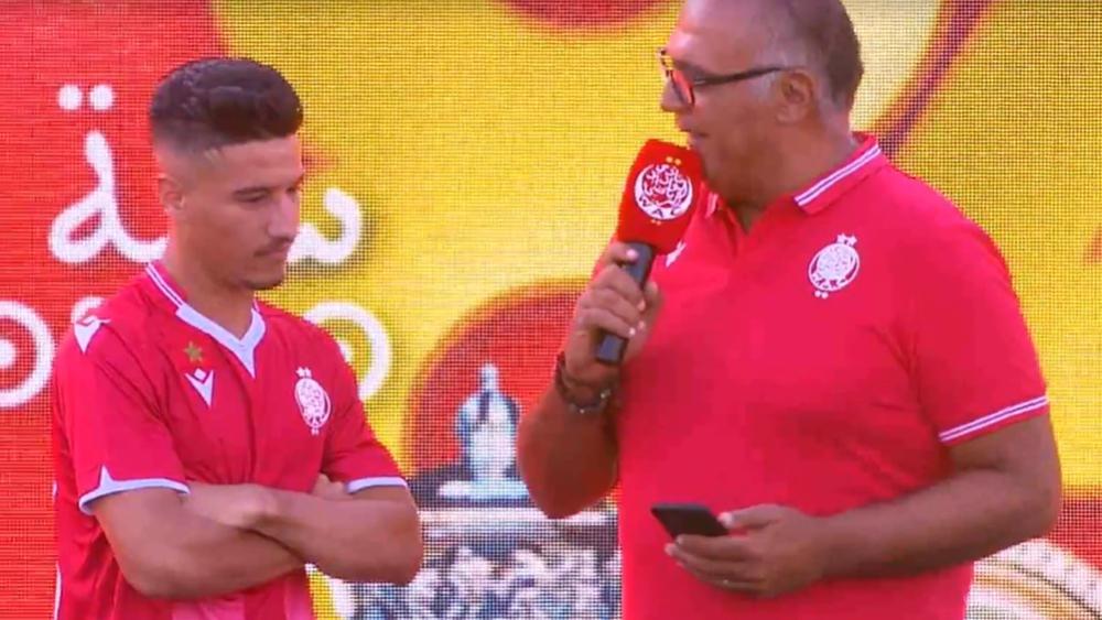 مقدم حفل الوداد يُحرج الوافد الجديد على الفريق شعيب فيضي ويُفضله على ميسي!