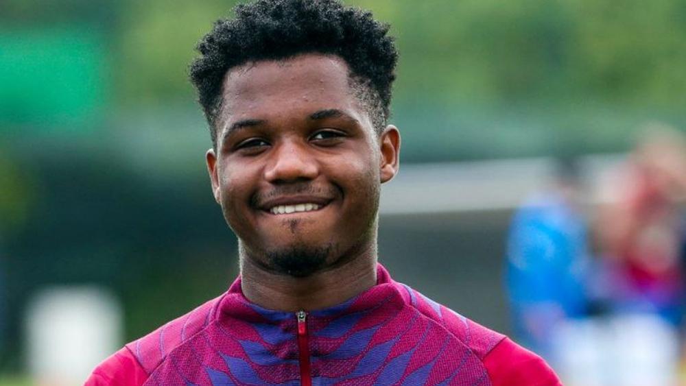 فاتي يعود لتدريبات برشلونة بعد غياب طويل