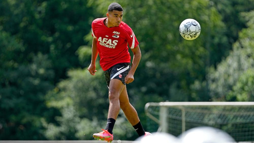 ألكمار الهولندي يُعلن حضور لاعبه أبوخلال لمعسكر "أسود الأطلس"