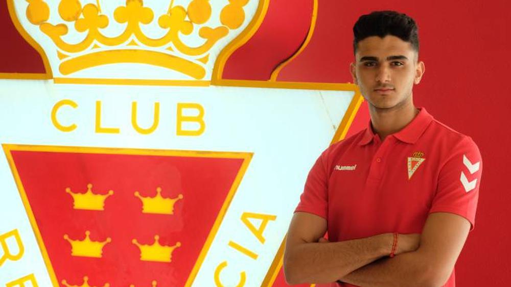 غرناطة الإسباني يتوصل لاتفاق نهائي مع ريال مورسيا حول التعاقد مع اللاعب المغربي يونس لشهب