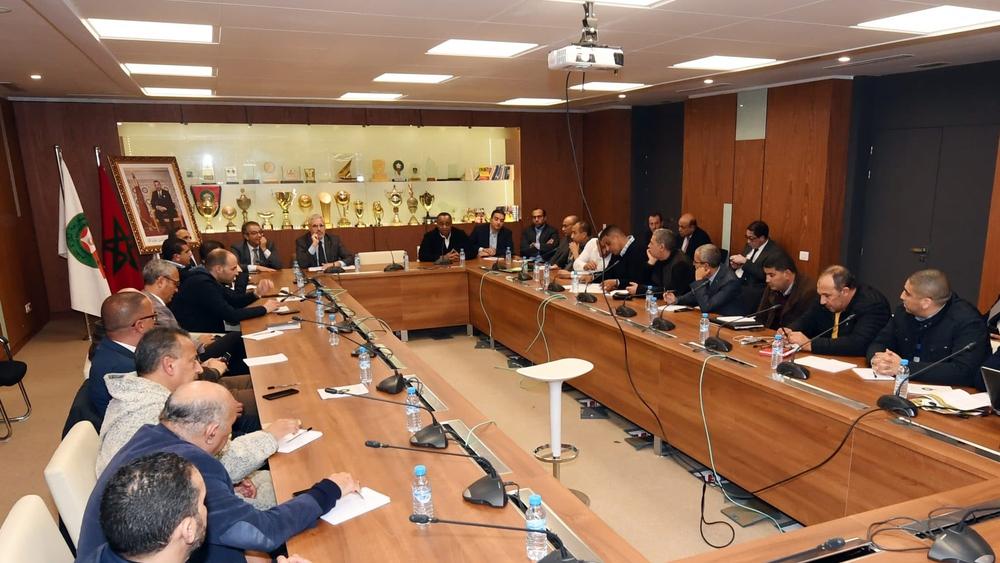 رسميا/ الجامعة تصادق على تسجيل 5 أجانب في ورقة المباراة بما فيهم حارس المرمى وحذف شرط توفرهم على عدد من المباريات الدولية