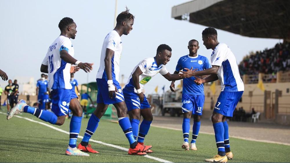 خاص/ سيسي لاعب تونغيث السنغالي يحط الرحال في المغرب للحسم في صفقة انتقاله للرجاء