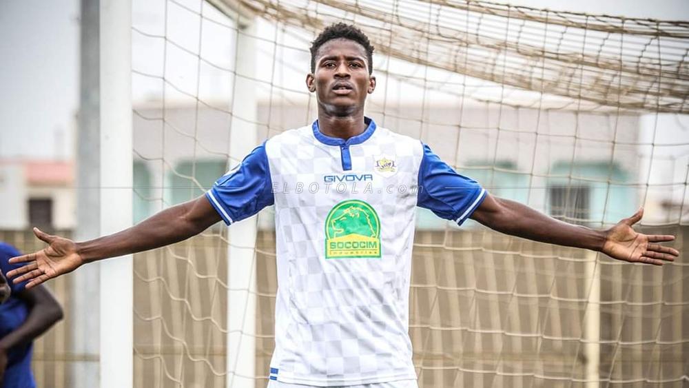 خاص/ جبريل سيسي يوقع في كشوفات الرجاء لـ3 مواسم قادما من تونغيث السنغالي