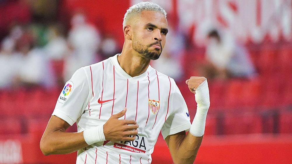 النصيري يرفض عرضًا آخر من الدوري الإنجليزي قبل انتهاء "الميركاتو الصيفي" ويتشبث بالبقاء في نادي إشبيلية