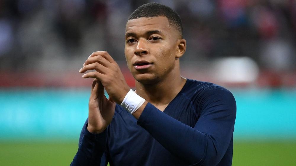 ريال مدريد يُوقف مفاوضاته مع باريس سان جيرمان ويُجهز خطة بديلة للتعاقد مع مبابي "بالمجان" في 2022