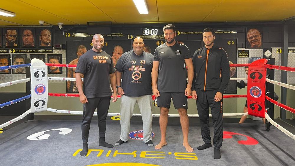 جمال بن صديق يعلن تعاقده مع "مايك باسينير" المدرب السابق لبدر هاري ويستعد لبدء "حقبة جديدة" في الكيك بوكسينغ