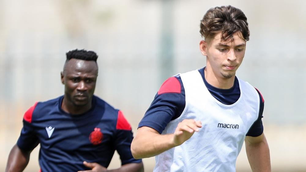 خاص/ الركراكي يتجه للاحتفاظ بسفيان كركاش في الوداد ويضع سرغات وأسرير ضمن لائحة المغادرين