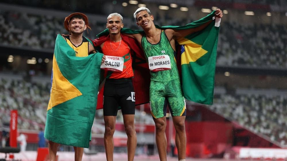 سادني الفائز بالذهب في الألعاب البارالمبية لـ"البطولة": "فرحتي لا توصف.. أُهدي هذا الإنجاز للمغاربة برمتهم ولجلالة الملك محمد السادس وكذلك أنصار الجيش الملكي"