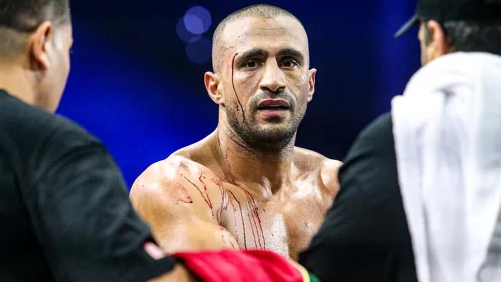 "سعيد البدوي" مدرب بدر هاري يوجه رسالة للمقاتل المغربي: "أعظم مجدٍ في الحياة هو النهوض في كل مرة نسقط وأنا فخور بك"