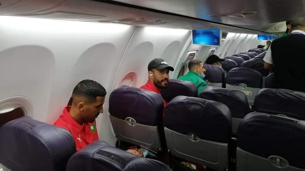 بعثة المنتخب المغربي تُغادر قبل قليل مطار العاصمة "كوناكري" في اتجاه المملكة