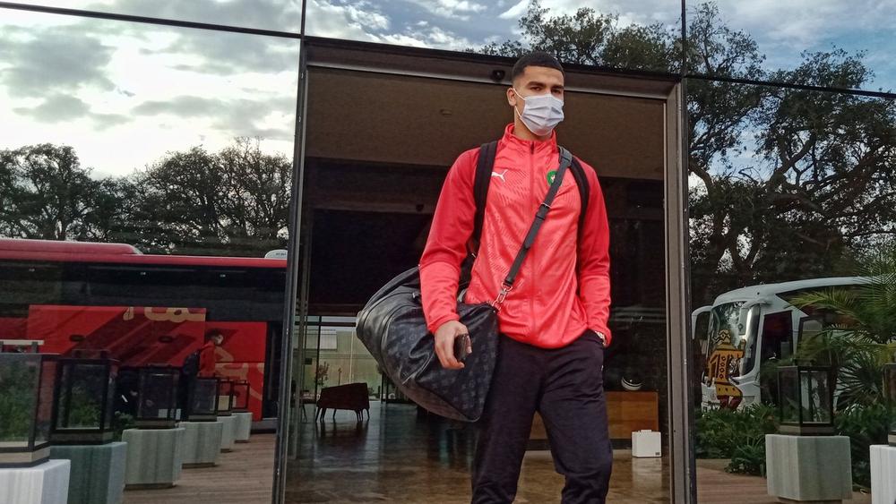 أبو خلال: "عُدنا من غينيا بمساعدة الملك محمد السادس.. ذهبنا بسرعة إلى المطار قبل فوات الأوان وإلا لكان علينا الانتظار لمدة أسبوع حتى نتمكن من العودة"