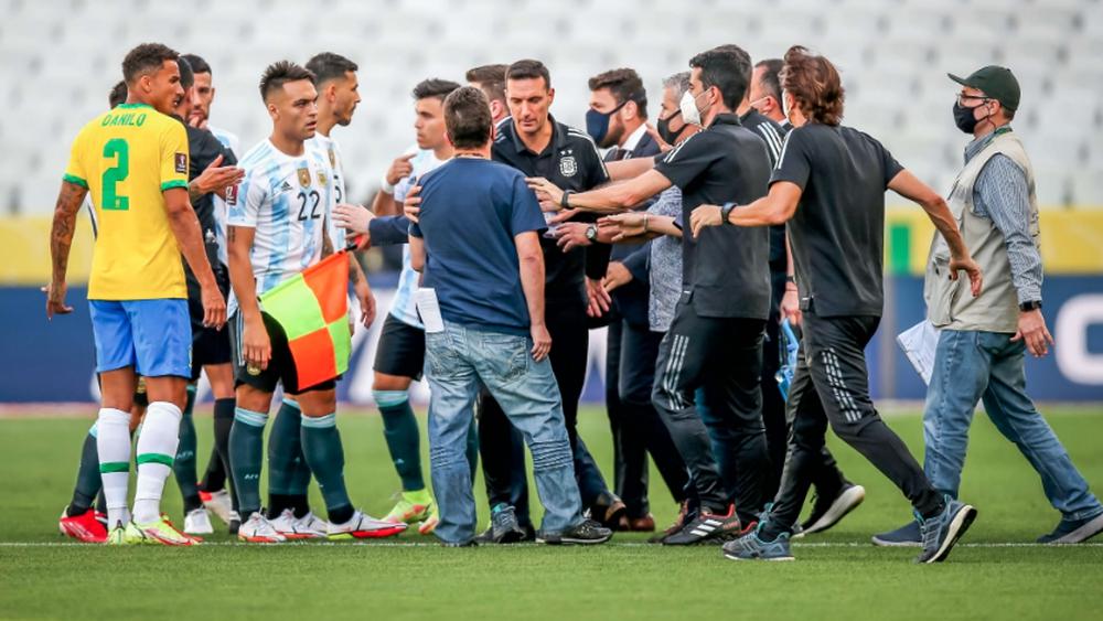 الشرطة البرازيلية تفتح تحقيقًا مع "رباعي الأرجنتين" بتهمة "التزوير"