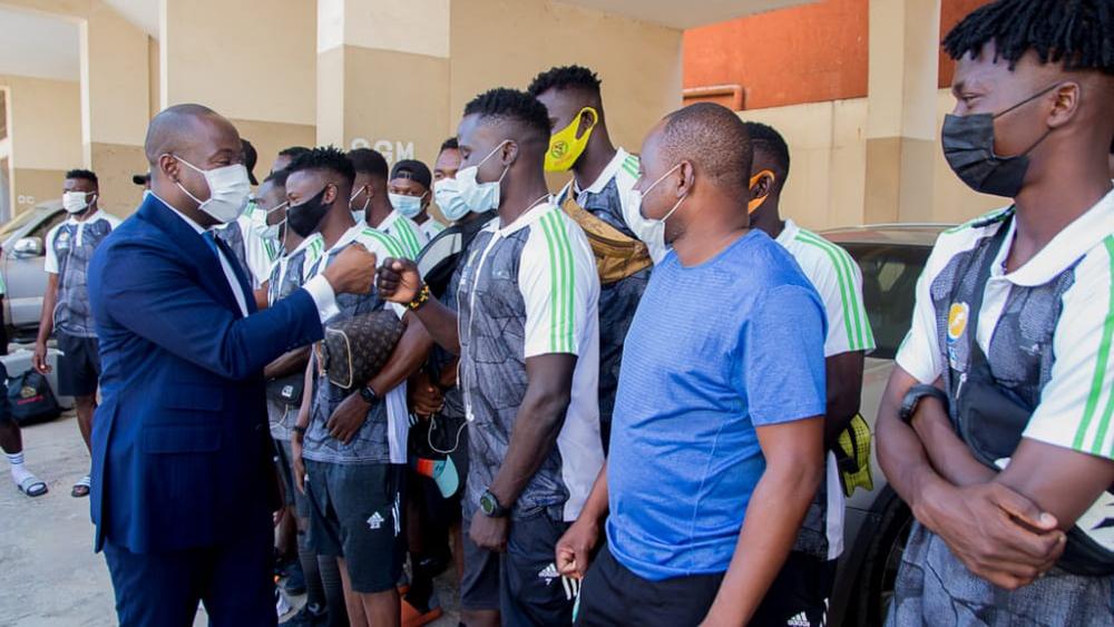 قبل لقاء الجيش الملكي في كأس الكونفدرالية.. وزير الرياضة البنيني يُذكّر لاعبي بافلز بفوز بلاده على المغرب في 2019 ويؤكد: "البنين لم تعد دولة متخلفة في الرياضة"