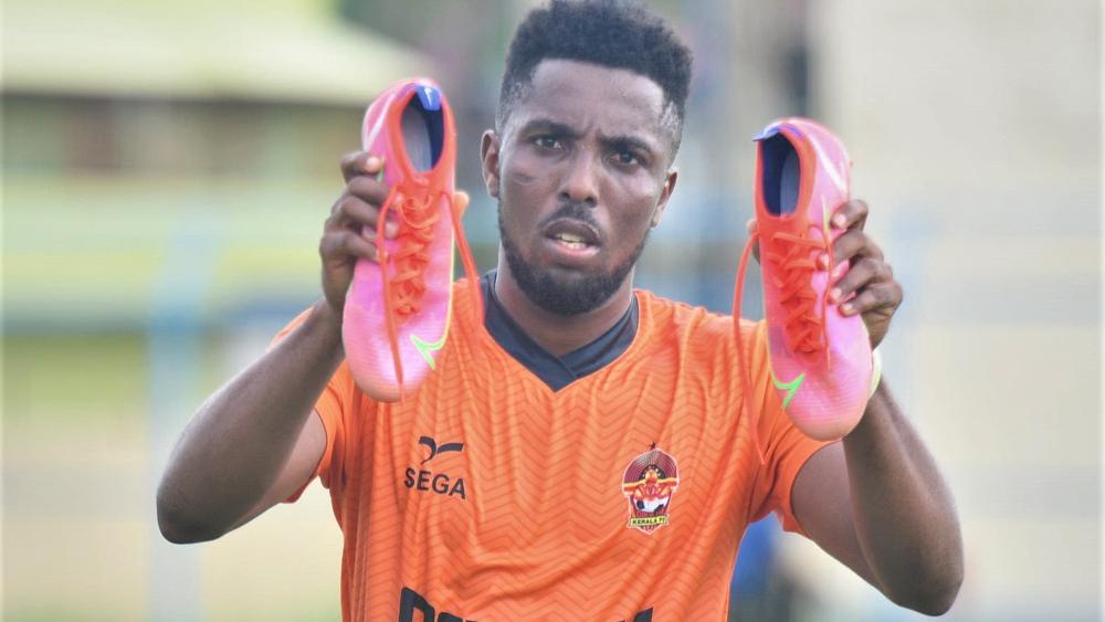 شيكاتارا ينتقل لبطل الدوري الهندي بعد مجموعة من التجارب بالدوريات العربية