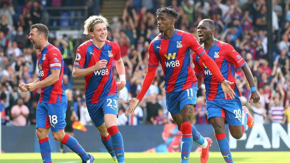 كريستال بالاس "يصعق" توتنهام ويوقف قطار انتصاراته