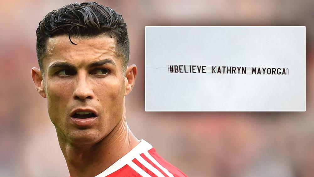 بالصور | طائرة تحوم فوق “أولد ترافورد” حاملة لافتة ذكّرت رونالدو بوقعة الاغتصاب “الشهيرة”