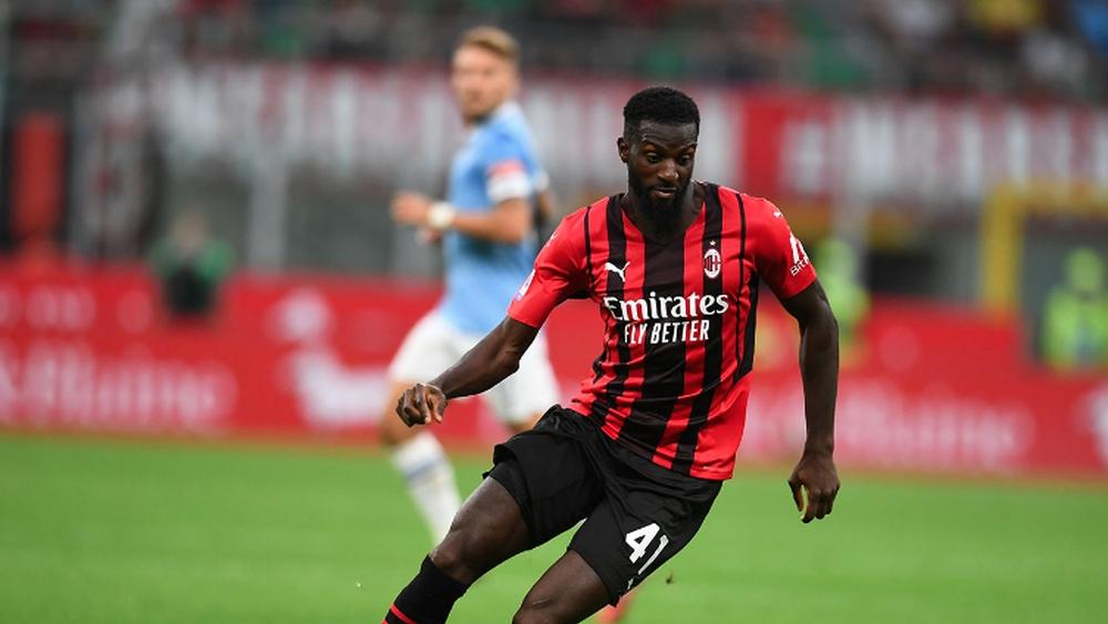 ميلان يتوعد جماهير لاتسيو بسبب الإساءة العنصرية لكيسي وباكايوكو