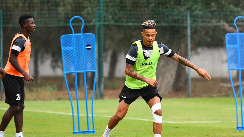 وائل السعداوي يعود إلى التداريب الجماعية للجيش الملكي بعد تخلُّصه من الإصابة