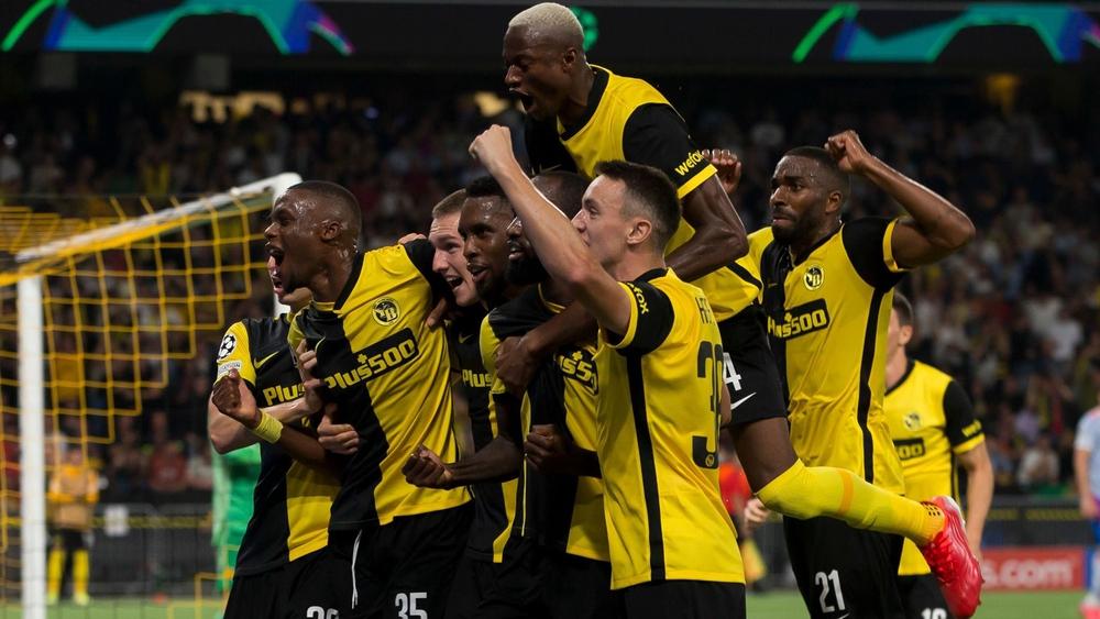 يونج بويز "يصعق" مانشستر يونايتد بهدف "قاتل" ويفجر أولى مفاجآت دوري أبطال أوروبا