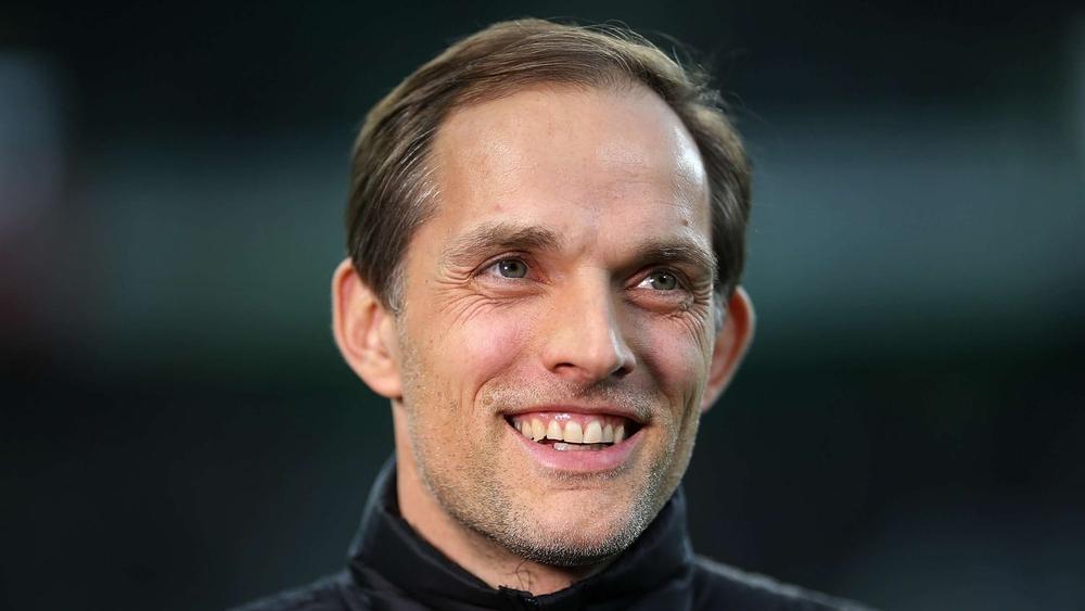 "قصة إنسانية" لتوخيل.. المدرب الألماني تكفَّل بعملية جراحية في القلب لـ"طفل خادمته" وحقق "حلمها" بشراء منزل في الفلبين