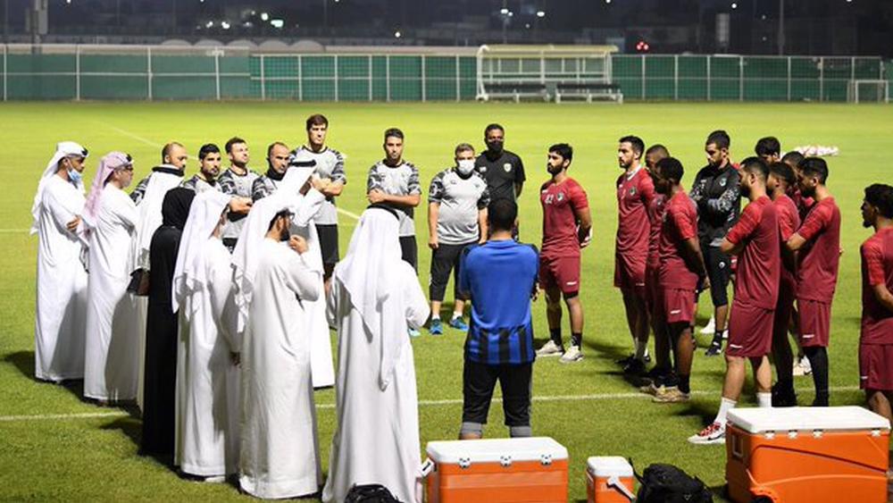 نادي الإمارات يُجدّد الثقة في السكتيوي رغم البداية المتعثرة