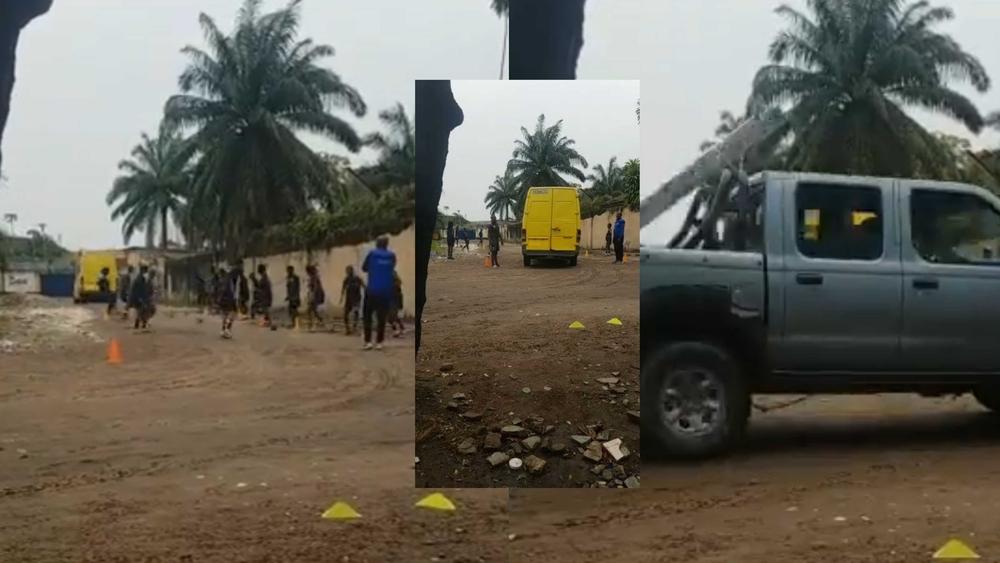 بخوض تدريباتهن في الشارع أمام "حركة المرور" غير المتوقفة.. سيدات الكونغو الديمقراطية يواصلن استعداداتهن لتصفيات كأس العالم تحت 20 عامًا!