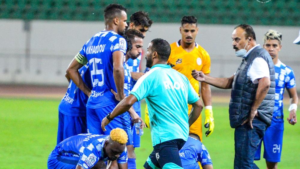 تذمُّر بالغ ساد بين لاعبي واد زم من الصحابي قبل إقالته والإطار الوطني ظل يُبرمج الحصص التدريبية في الثامنة صباحاً دون الحضور إليها