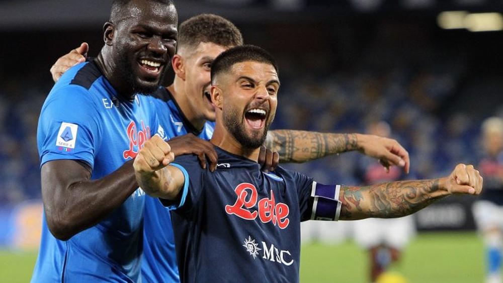 نابولي يعود إلى صدارة "الكالتشيو" بانتصاره على كالياري