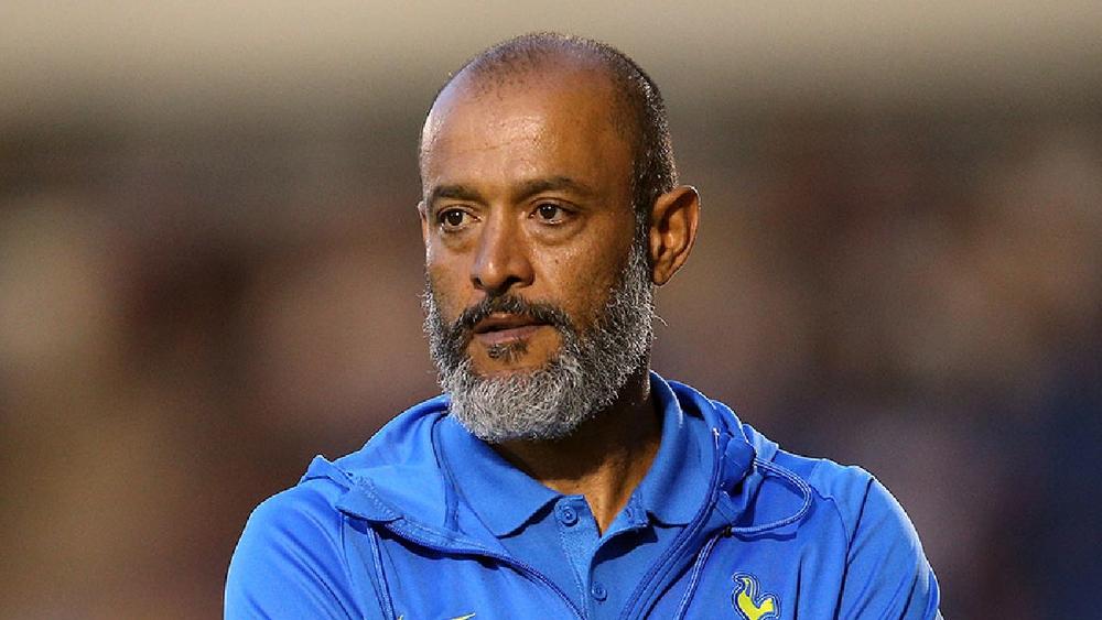 سانتو يشدد على دعم لاعبي توتنهام له