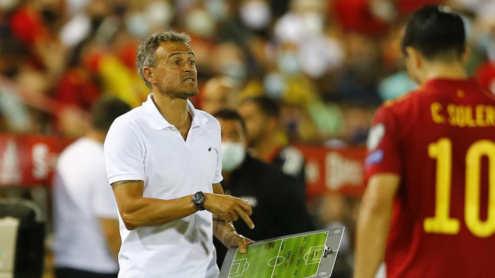 إنريكي يواصل استبعاد لاعبي ريال مدريد من تشكيلة إسبانيا ويضم لاعب برشلونة الشاب "غابي" (17 سنة)