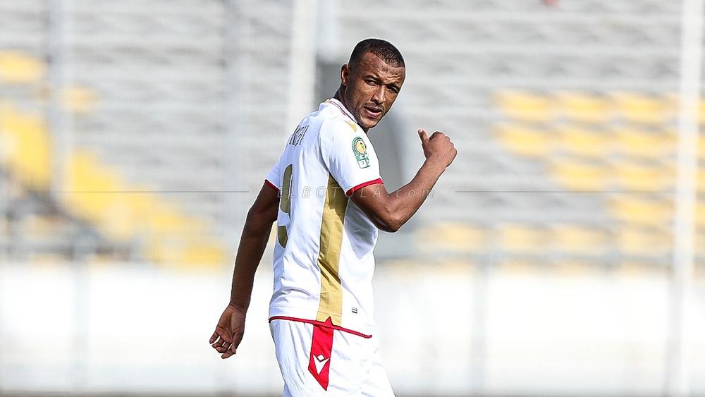 Ayoub El Kaabi reçoit son trophée de meilleur buteur de la Botola Pro "INWI"