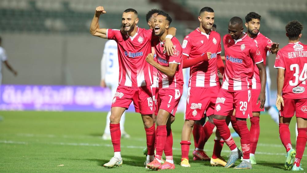 أبرزها مواجهة قلوب الصنوبر الغاني ذهابا وإيابا والديربي أمام الرجاء و"الكلاسيكو" ضد الجيش.. الوداد يخوض 7 مباريات في ظرف 21 يوما