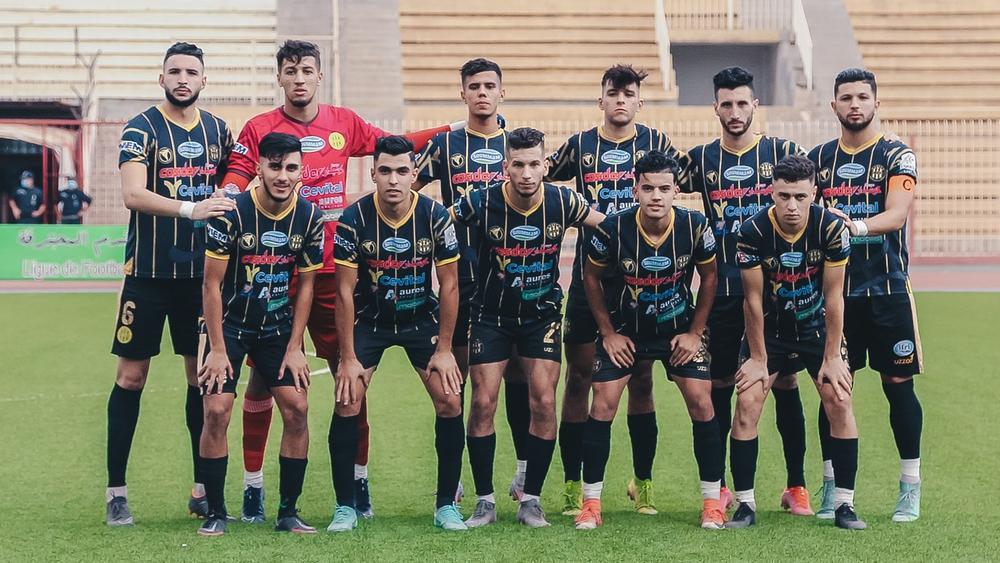 قبل مواجهة الجيش الملكي.. لاعبو شبيبة القبائل يصفون جودة القميص الرسمي بـ"الرديئة" ويطالبون بتغييره!