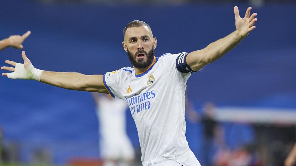 بنزيما: "الكلاسيكو لن يتأثر بغياب ميسي وكريستيانو.. سيبقى اللقاء الأقوى في العالم"