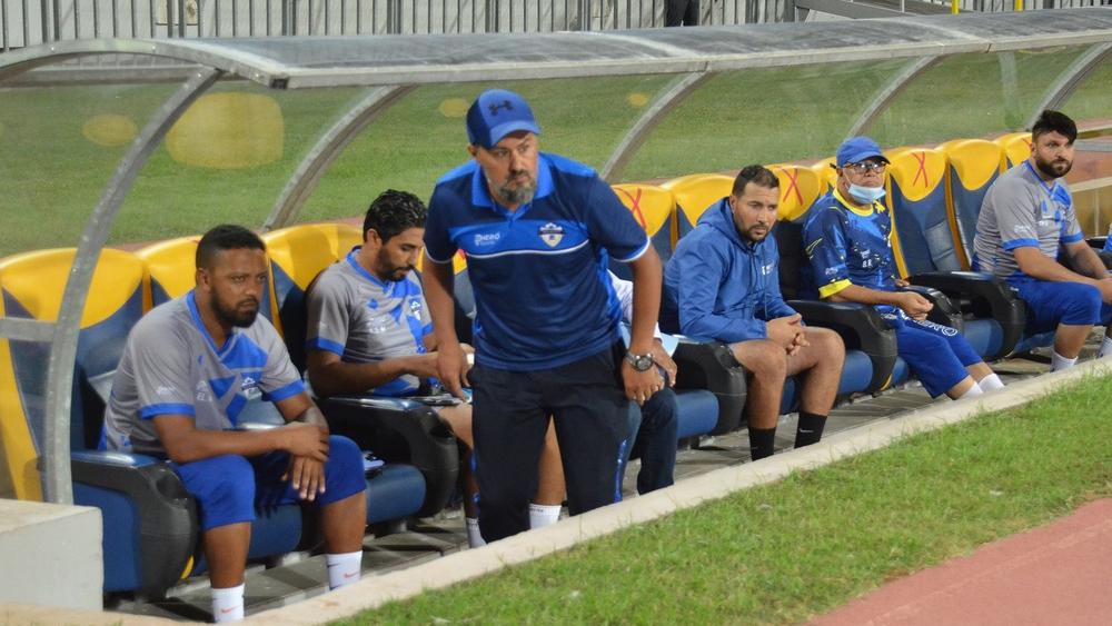 الحيمر: "مباراة الدفاع الجديدي ضاعت منا في خمس دقائق بسبب التوقف الطويل للفار ولم نكن نستحق الهزيمة"