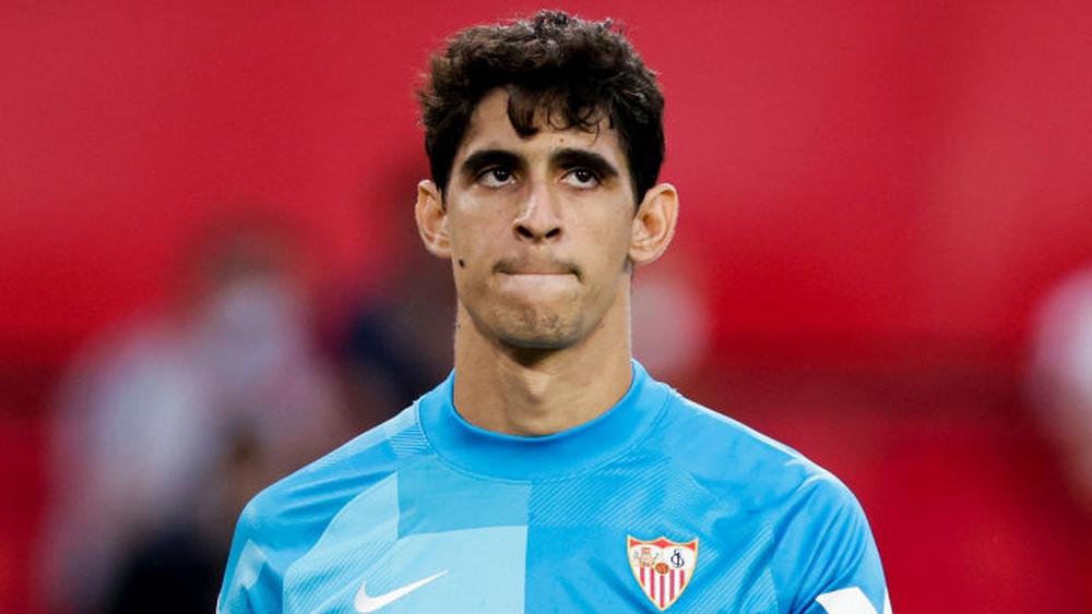 بونو يقود التشكيلة الرسمية لإشبيلية في مواجهة سيلتا فيغو