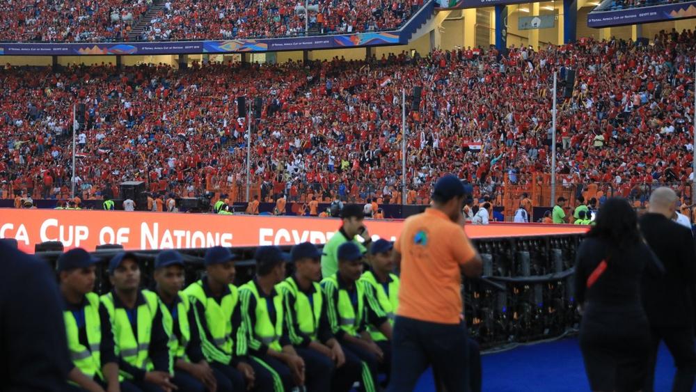 تصفيات المونديال/ الاتحاد المصري يطالب الـ"كاف" باستقبال الغابون بحضور 30 ألف متفرج